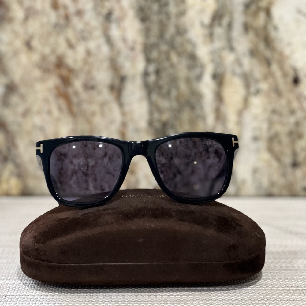 TOM FORD UNISEX BLACK LEO SUNGLASSES